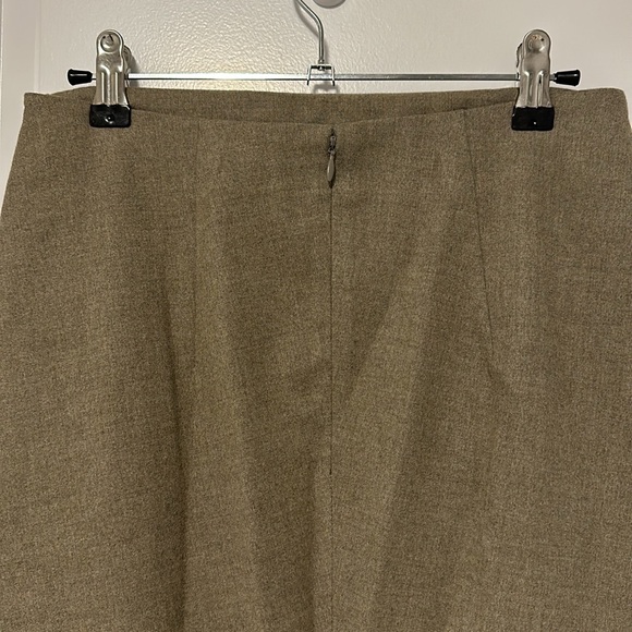 ARITZIA - Babaton - Viggi Skirt - Size 2 - Picture 4 of 4